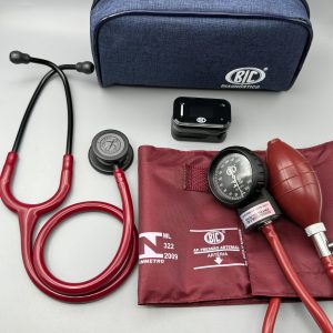 Kit Estetoscópio Littmann Classic III 5868 Burgundy Black + Esfigmomanômetro BIC VINHO + Oxímetro
