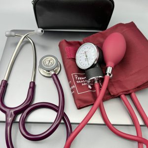 Kit Acadêmico Estetoscópio Littmann PLUM + Esfigmomanômetro Premium VINHO